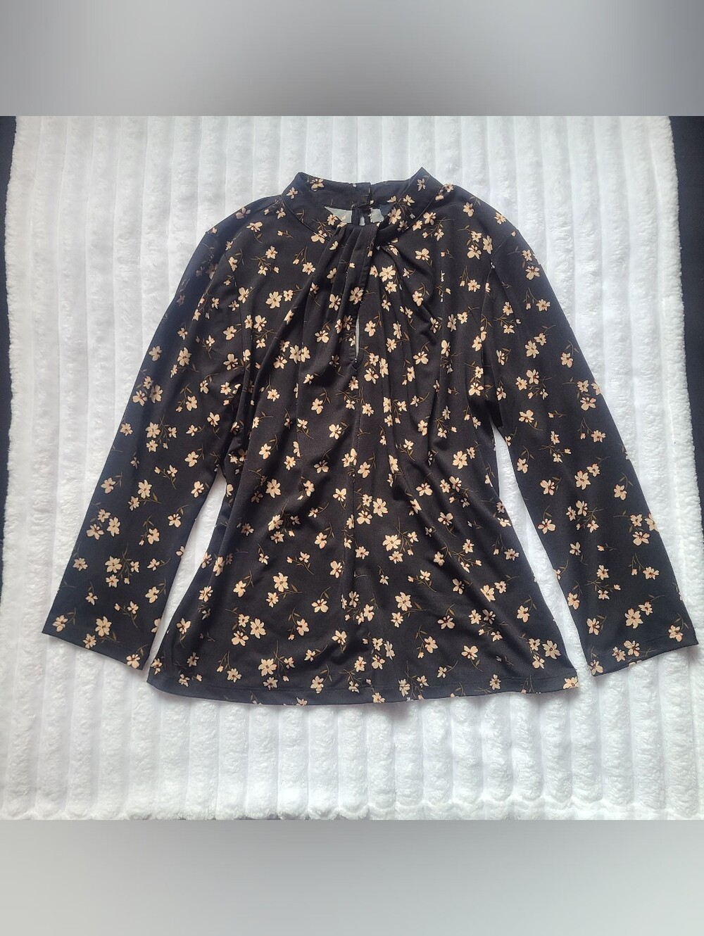 Eclair Floral Longsleeve Blouse Medium